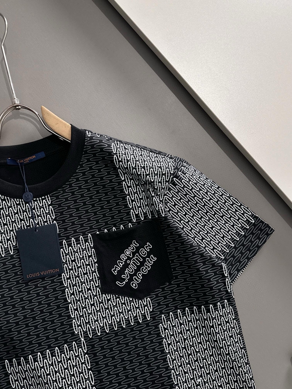 ブランドTシャツ側面デザイン